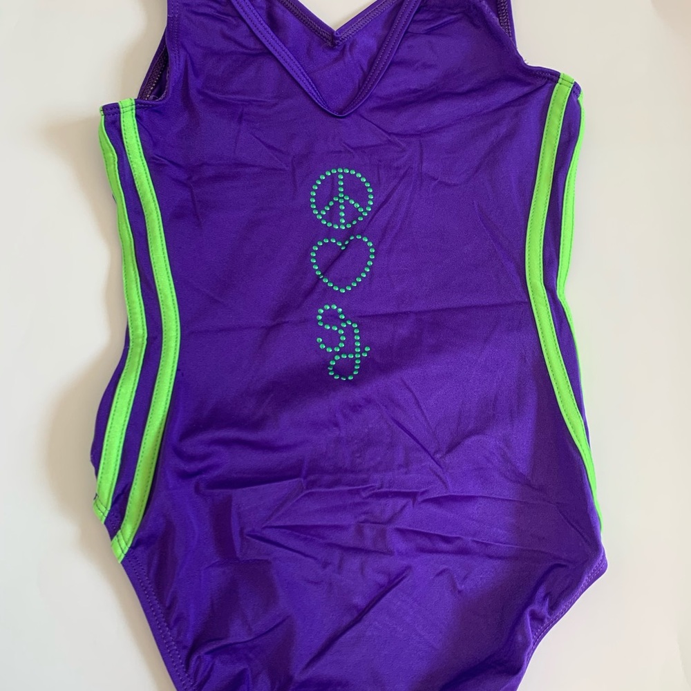Peace and love Shawn Johnson signed Leo